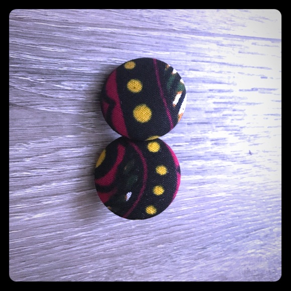 Fabric button Earrings - Picture 1 of 1